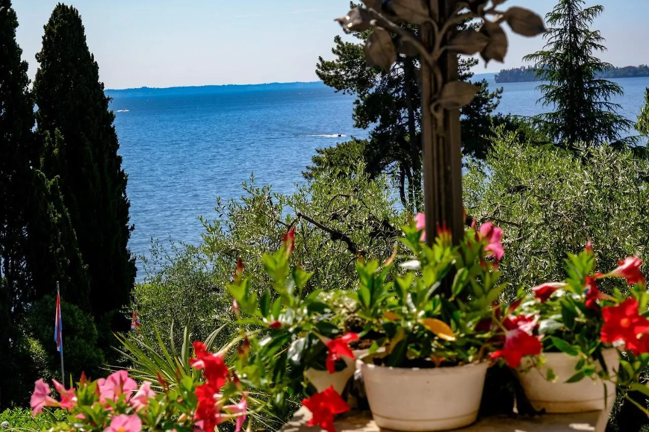 Hotel Bellevue Gardone Riviera 3*,  Itálie